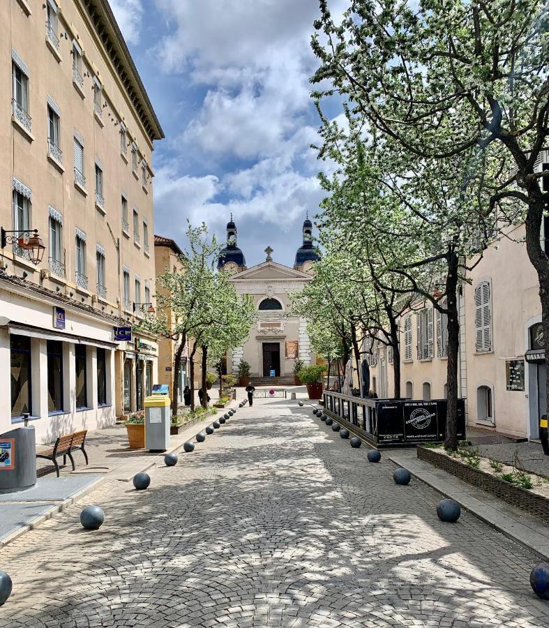 Charmant Appartement Au Coeur De Neuville - Lyon A 20Mn Exteriör bild
